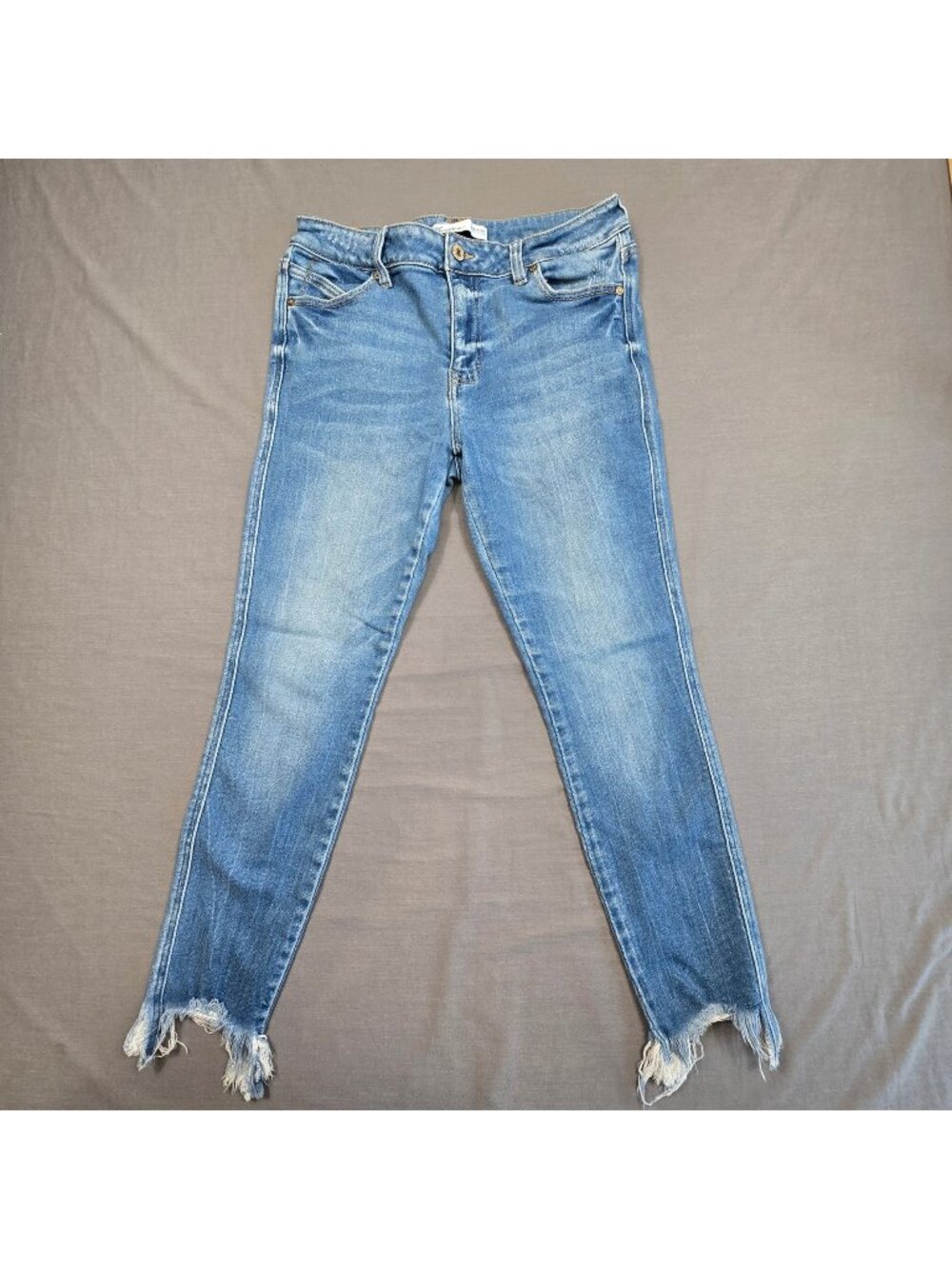 KanCan Womens Size 29 Frayed Hem Stretch Denim Blue Jeans Crop Maurices